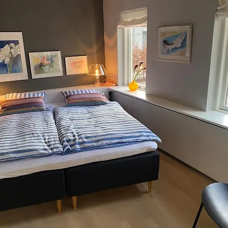 Skont Hus Pa Landet Taet Pa Billund גיב