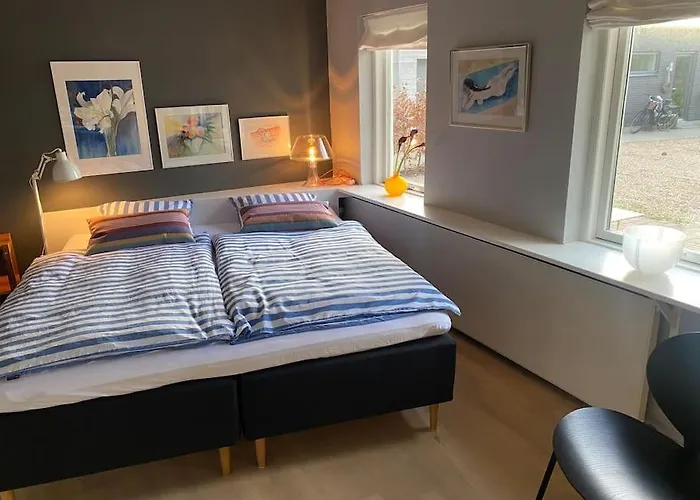 Skont Hus Pa Landet Taet Pa Billund Give